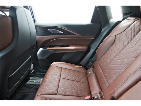 New 2027 Cadillac Lyriq Signature Luxury w/ Nappa Leather Package AWD/4WD image 12