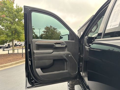 Used 2023 GMC Sierra 1500 Elevation w/ Preferred Package AWD/4WD image 23