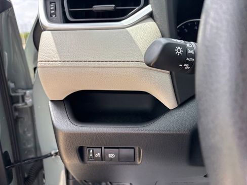 Used 2019 Toyota RAV4 XLE FWD image 22