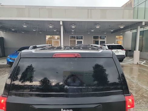 Used 2016 Jeep Patriot High Altitude AWD/4WD image 5