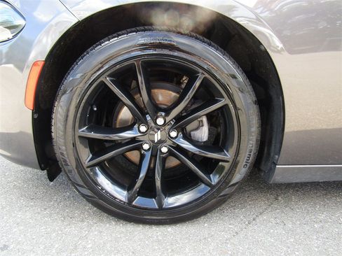 Used 2018 Dodge Charger SXT Plus w/ Blacktop Package RWD image 12