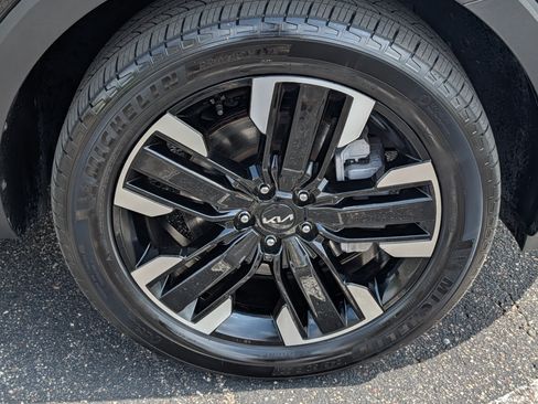 Certified 2025 Kia Telluride SX w/ SX Captain's Chair Package AWD/4WD image 15