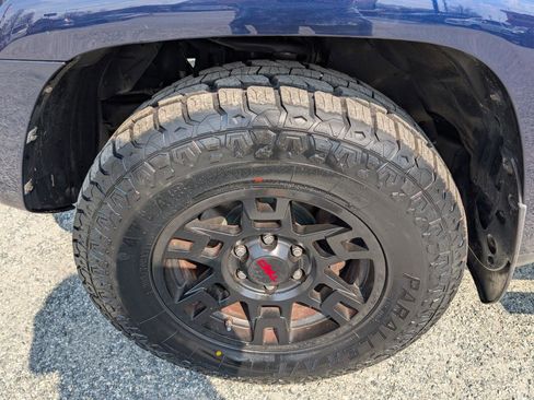 Used 2018 Toyota 4Runner TRD Off-Road Premium image 11