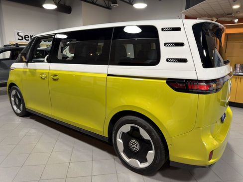 New 2025 Volkswagen ID. Buzz Pro S Plus image 17