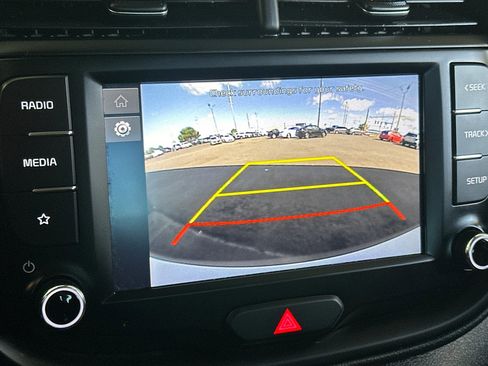 Used 2023 Kia Soul LX w/ LX Technology Package image 19