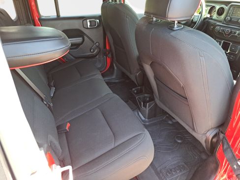 Used 2021 Jeep Wrangler Unlimited Sport image 11