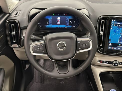 New 2026 Volvo XC40 B5 Ultra w/ Climate Package image 12