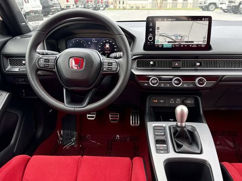 Used 2023 Honda Civic Type R image 2