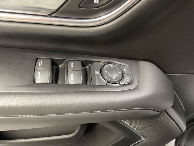 Used 2023 GMC Yukon SLE w/ Gmc Pro Safety Plus Package AWD/4WD image 13