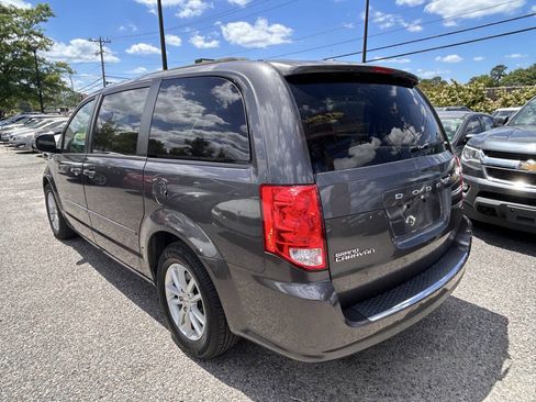 Used 2015 Dodge Grand Caravan SXT w/ UConnect Hands-Free Group FWD image 5