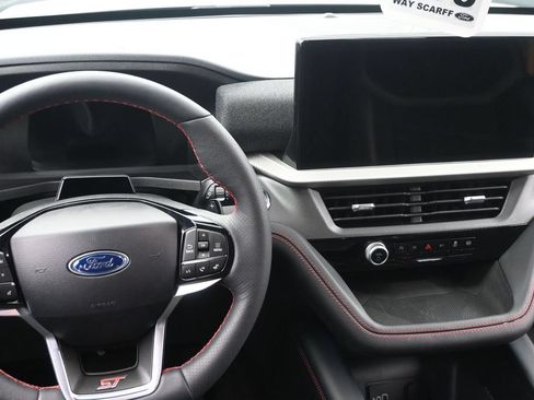 Certified 2026 Ford Explorer ST AWD/4WD image 30