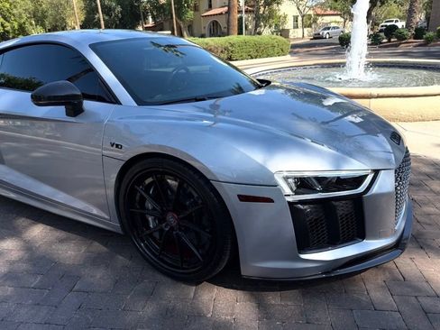 Used 2017 Audi R8 V10 plus AWD/4WD image 3