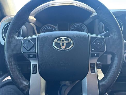Used 2019 Toyota Tacoma SR5 AWD/4WD image 13
