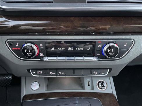 Used 2019 Audi Q5 2.0T Premium image 28