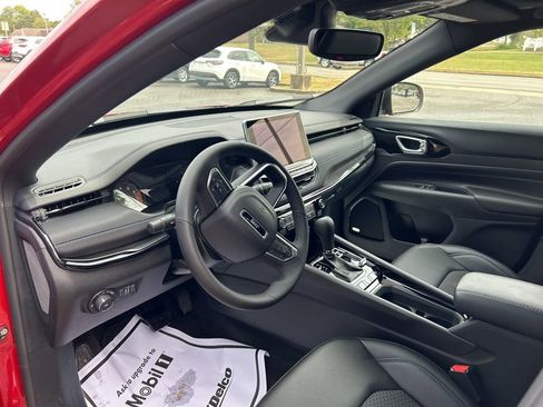 New 2025 Jeep Compass Latitude w/ Sun & Sound Group image 24