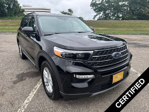 Used 2023 Ford Explorer XLT w/ Equipment Group 202A AWD/4WD image 1