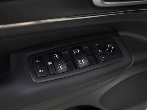 Used 2018 Jeep Grand Cherokee High Altitude AWD/4WD image 21