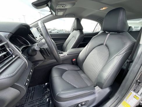 Used 2024 Toyota Camry SE image 19