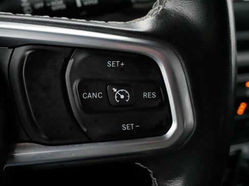 Used 2019 Jeep Wrangler Unlimited Sahara w/ Cold Weather Group image 25