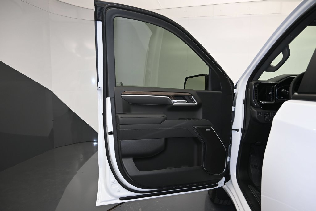 New 2026 Chevrolet Silverado 1500 RST w/ Safety Package AWD/4WD image 10