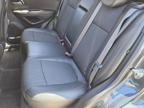 Used 2018 Chevrolet Trax LT w/ LT Convenience Package image 16