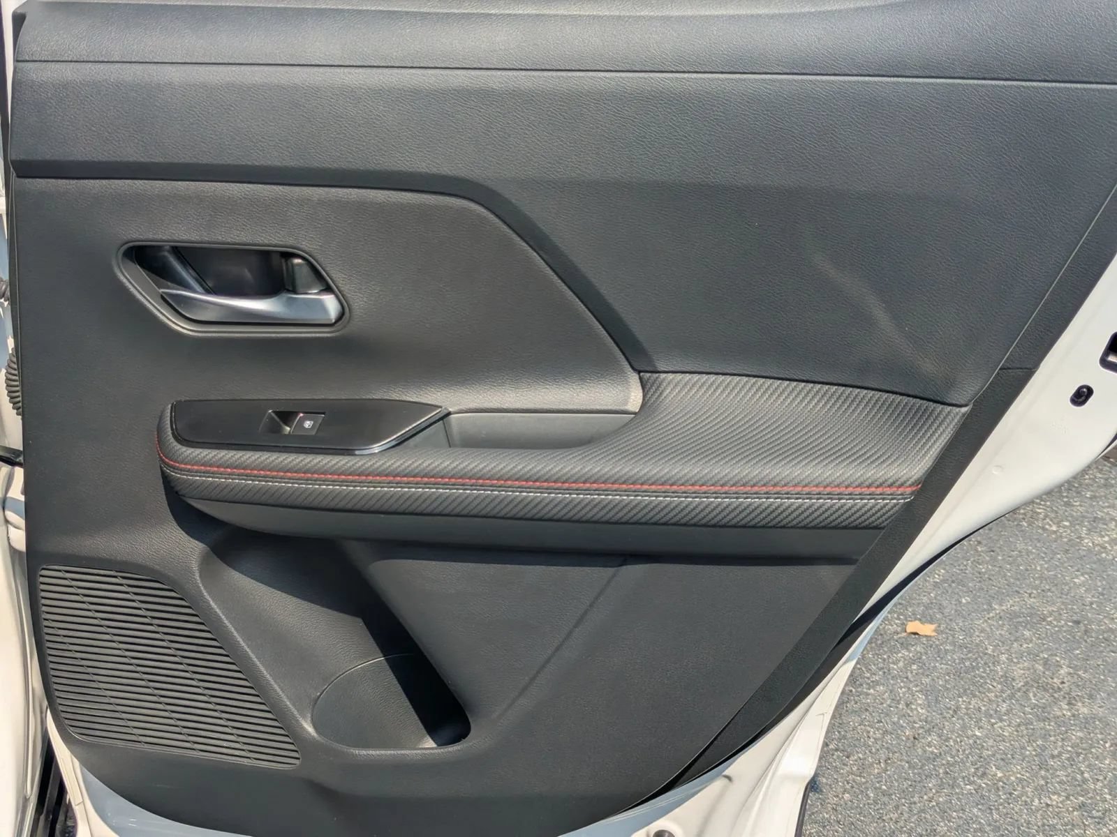 Certified 2025 Nissan Kicks SR w/ SR Premium Package FWD image 15