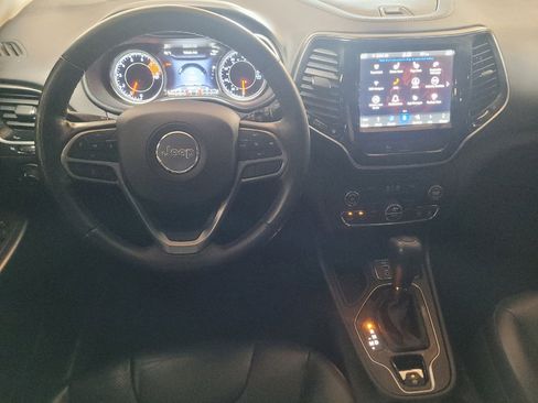 Used 2019 Jeep Cherokee Limited FWD image 22