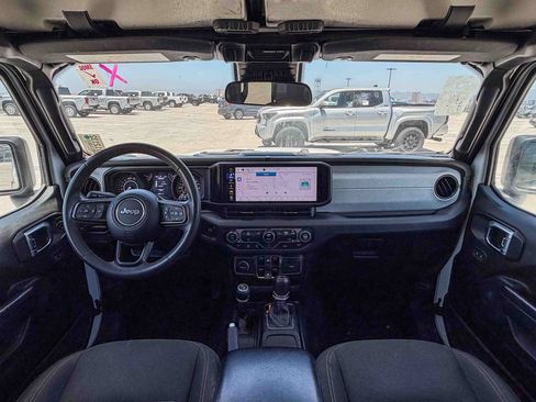 Used 2024 Jeep Wrangler Unlimited Sport AWD/4WD image 12