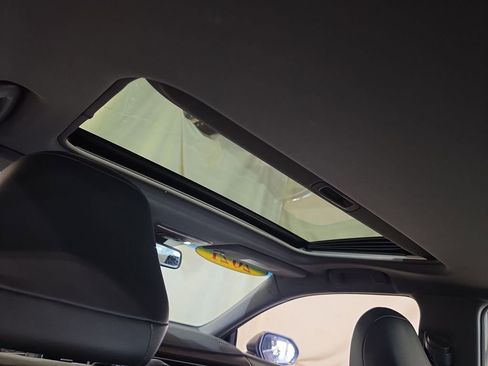Used 2021 Toyota Avalon XLE w/ Moonroof Package FWD image 16