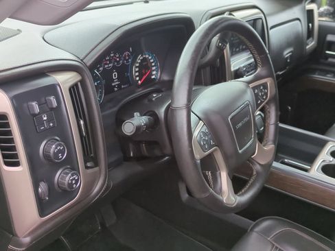 Used 2017 GMC Sierra 2500 Denali w/ Suspension Package, Off-Road AWD/4WD image 10