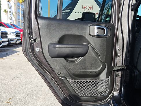 Used 2024 Jeep Wrangler Sport S image 10