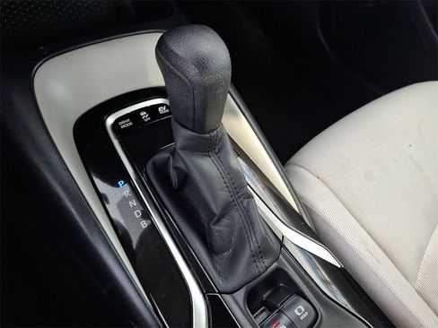 Used 2022 Toyota Corolla LE image 16