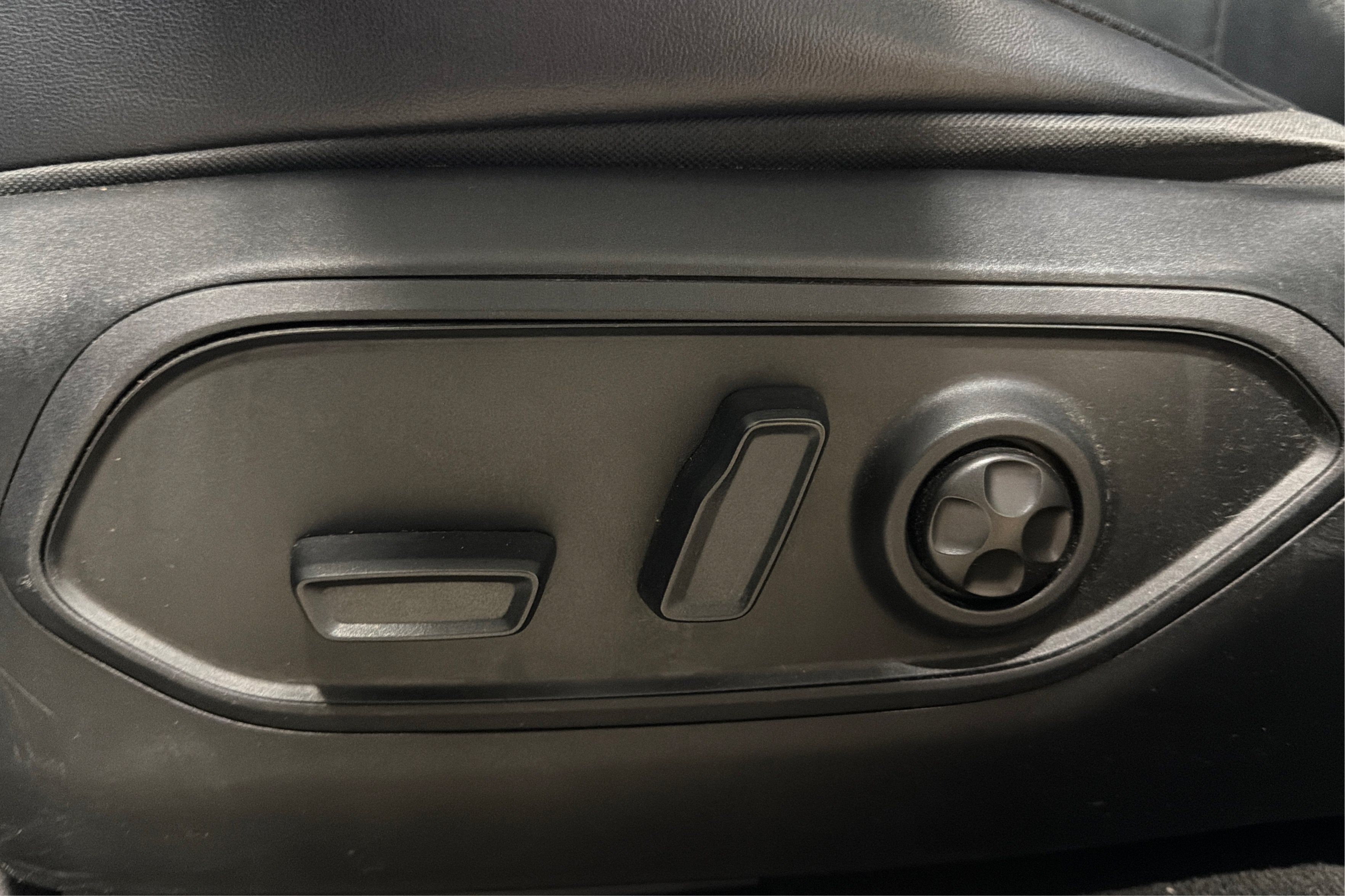 Used 2021 Jeep Grand Cherokee L Limited w/ MOPAR Finishing Package AWD/4WD image 19