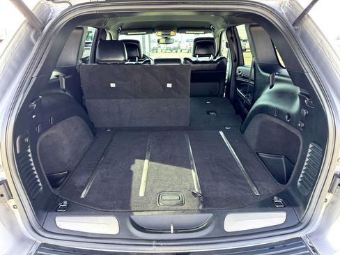 Used 2017 Jeep Grand Cherokee Limited image 8