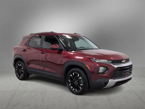 Used 2023 Chevrolet TrailBlazer LT w/ Convenience Package image 2