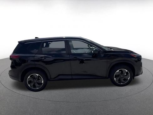 Used 2025 Nissan Rogue SV FWD image 16
