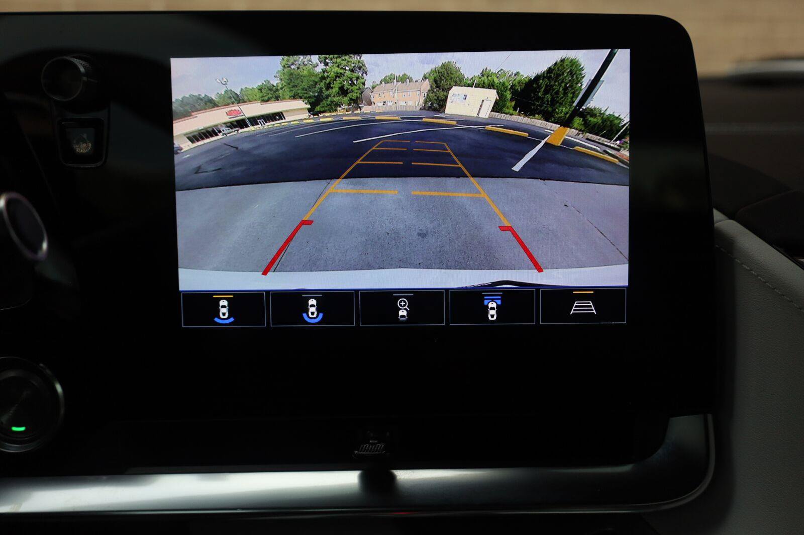 Used 2021 Chevrolet Corvette Stingray Preferred Cpe w/ Z51 Performance Package RWD image 38
