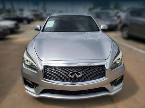 Used 2017 INFINITI Q70 3.7 w/ Sport Package RWD image 15