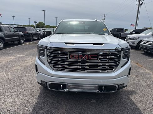 Used 2024 GMC Sierra 1500 Denali image 2