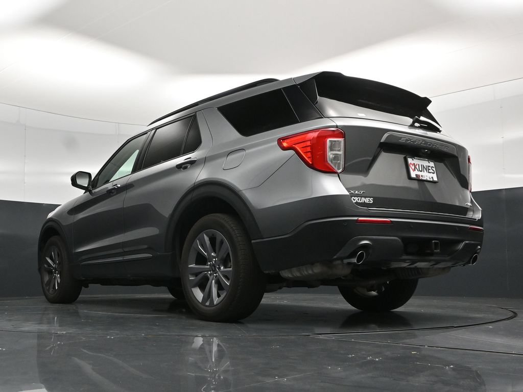 Used 2023 Ford Explorer XLT w/ Equipment Group 202A AWD/4WD image 58