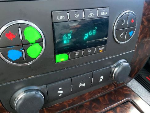 Used 2013 GMC Yukon Denali image 33