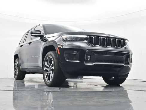 Used 2023 Jeep Grand Cherokee Overland image 29