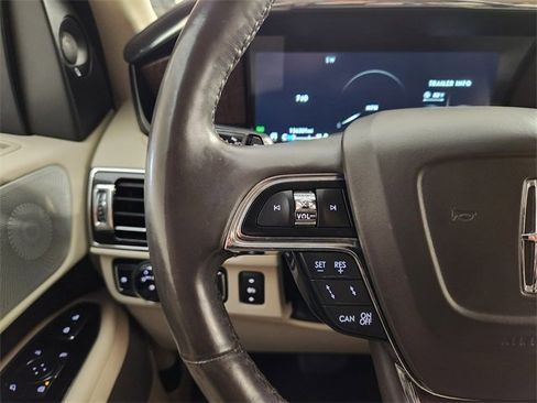 Used 2020 Lincoln Navigator Reserve w/ Luxury Package image 26