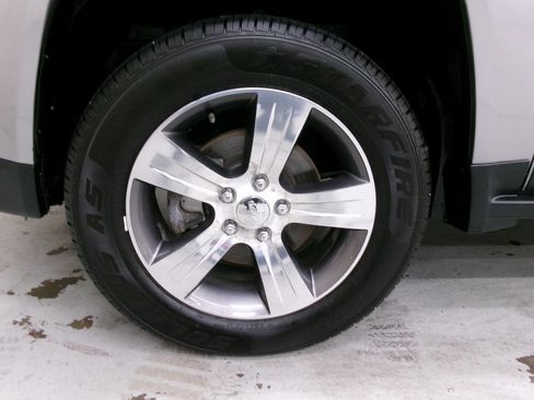 Used 2017 Jeep Compass High Altitude image 2