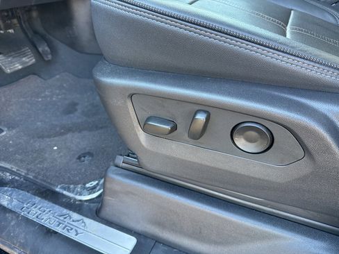 Used 2025 Chevrolet Silverado 1500 High Country w/ Technology Package image 8