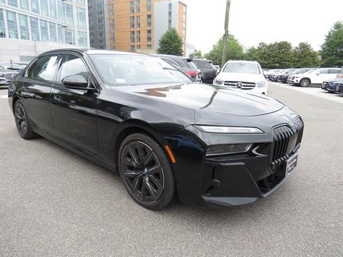 Used 2024 BMW 760i xDrive w/ Executive Package AWD/4WD image 5