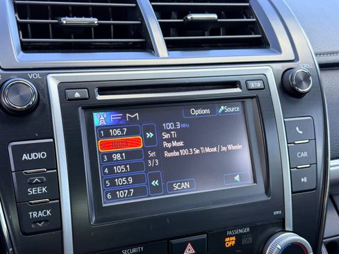 Used 2012 Toyota Camry L image 7