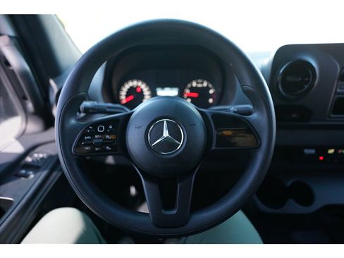 Used 2021 Mercedes-Benz Sprinter 2500 image 20