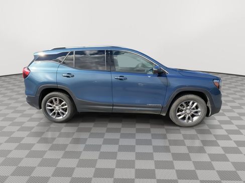 Used 2024 GMC Terrain SLT AWD/4WD image 9