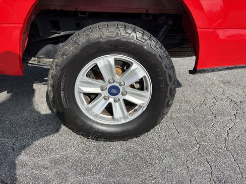 Used 2015 Ford F150 XLT image 16